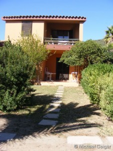 Eingang und Terrasse der Ferienwohnung Gianfranco an der Costa Rei, Sardinien